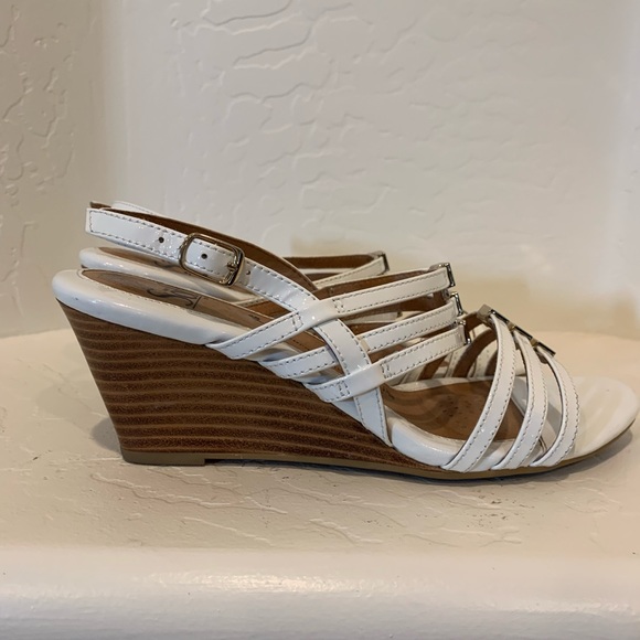 Sofft white patent sandals Size 6.5 - Picture 3 of 7